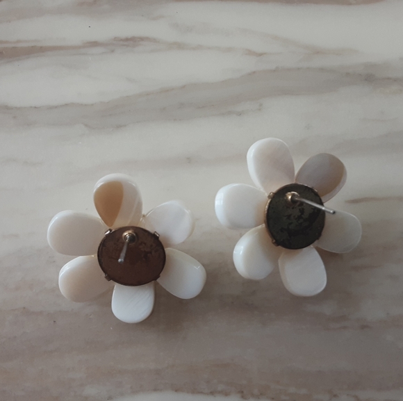 Multi-Strand Glass Seed Pearls|MOP Donut Pendant|MOP Daisy Post Earrings - Vtg - Picture 10 of 10